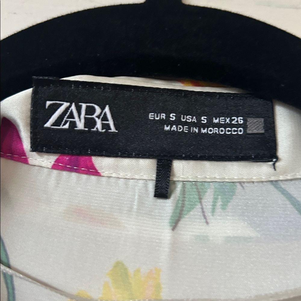 Zara White satin Floral Button-Front Shirt with Blue, Purple & Yellow Blooms - Picture 2 of 5